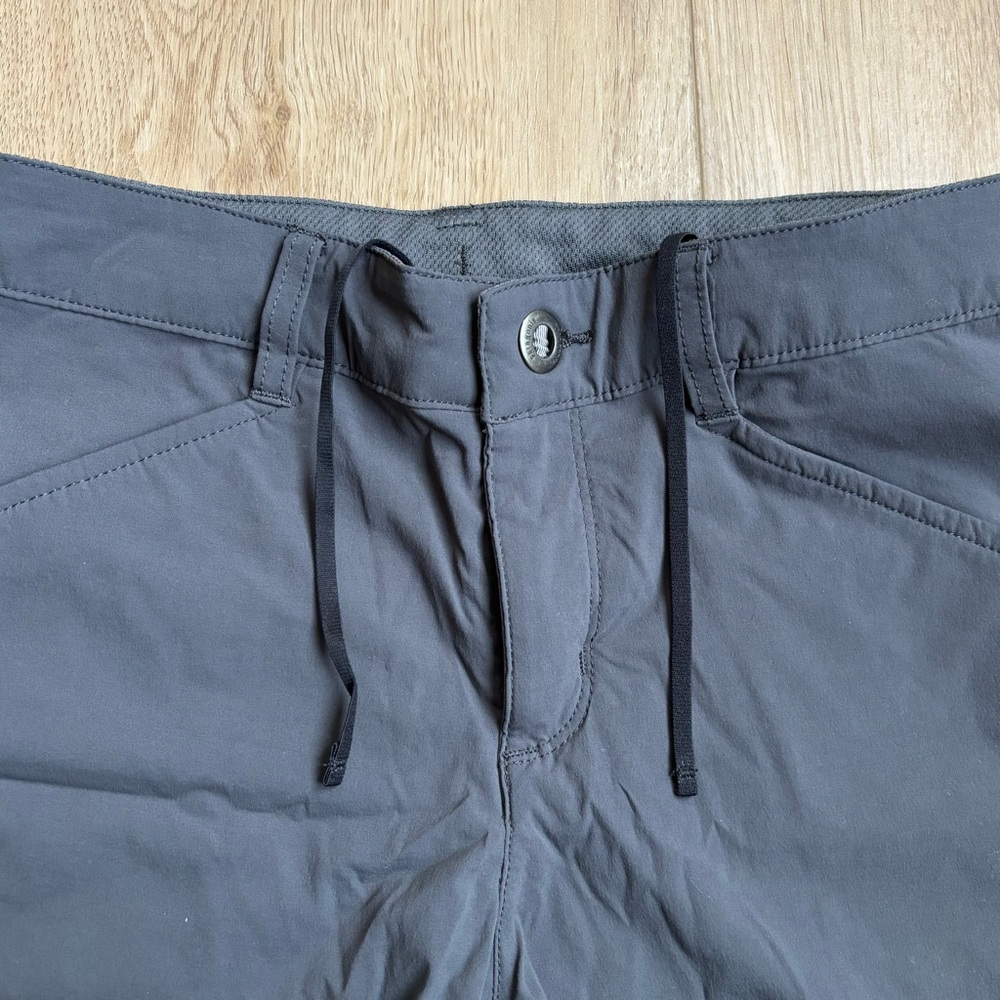 Patagonia Women’s Quandary Hiking Shorts Gray Nylon Stretch Outdoors 5" - Picture 4 of 8